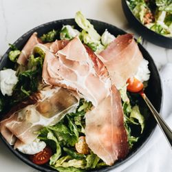 N° 900 - Salade avec extra prosciutto.