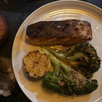 1818 American Grille - salmon and broccoli - American Near Me - Akron, Ohio