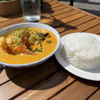 Unchai Thai Restaurant - Green Curry with Rice - Thai Near Me - Vancouver, British Columbia