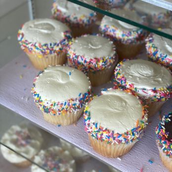 Take the Cake - Bakeries Near Me - Houston, Texas