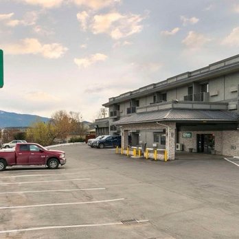 Quality Inn & Suites - Front parking - Hotels Near Me - Vernon, British Columbia Quality Inn & Suites - Front parking - Hotels Near Me - Vernon, British Columbia