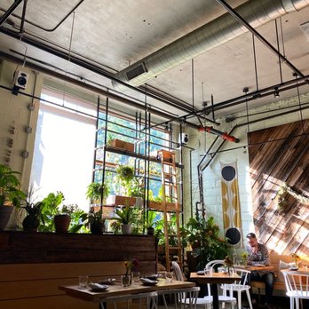 Field & Vine - New American Near Me - Somerville, Massachusetts