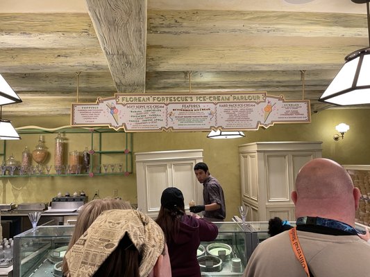 Florean Fortescue's Ice-Cream Parlour by null