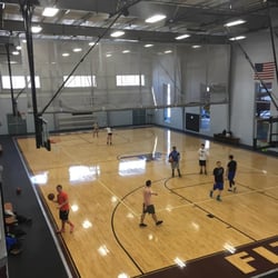 Total Fitness Of Columbus - Full court baksetball