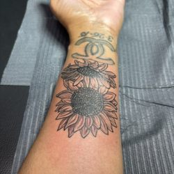 No Egrets Tattoo Studio - Sunflowers