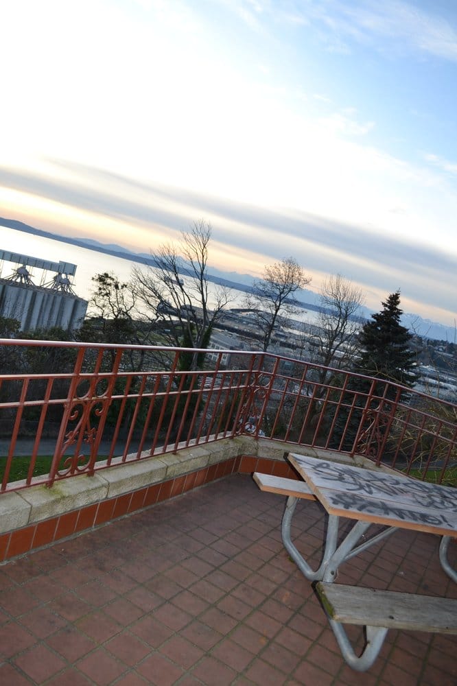 KINNEAR PARK Updated August 2024 15 Photos & 12 Reviews 899 W