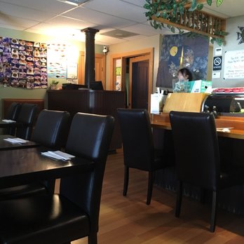 Sushi Suzuki - Interior - Sushi Bars Near Me - Metuchen, New Jersey