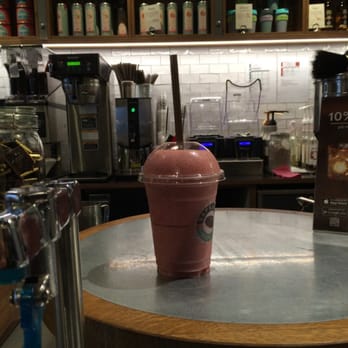 Espresso House - Klar for jordbær og mynte frappino! - Cafes Near Me - Oslo, 03