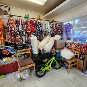 777 Fashion & Alterations - Inside - aloha attire for sale - Sewing & Alterations Near Me - Honolulu, Hawaii 777 Fashion & Alterations - Inside - aloha attire for sale - Sewing & Alterations Near Me - Honolulu, Hawaii