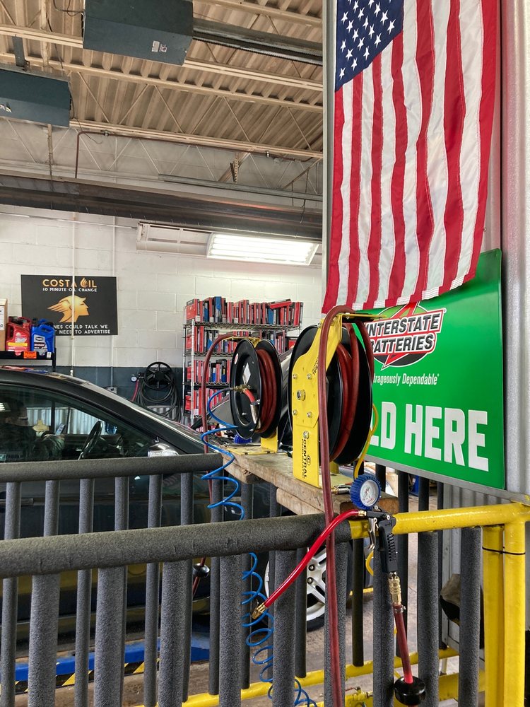 COSTA OIL 10 MINUTE OIL CHANGE 12200 James St, Holland, Michigan