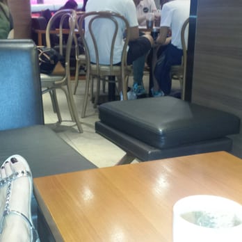 星巴克 - Cozy sitting corners... chill... - Coffee & Tea Near Me - Hong Kong, HK