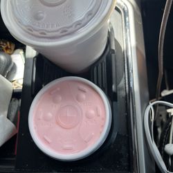 Hungry Bear Drive-In - Strawberry milkshake