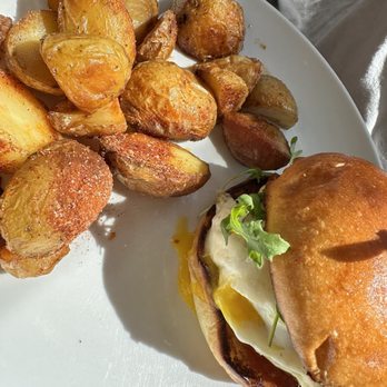 Cafe Astoria - Coffee & Tea Near Me - Saint Paul, Minnesota
