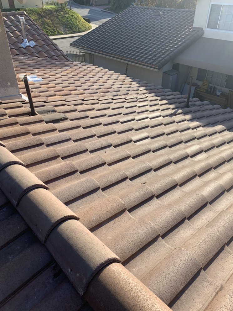 Slide of Markeasy Roofing