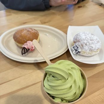 Dear Donuts - Donuts Near Me - St. Charles, Illinois