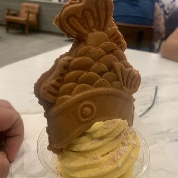 Kumo Kumo Dessert Cafe - Taiyaki filled with Nutella and served with mango ice cream. Taiyaki reminded me of a delicious freshly made waffle. - Macarons Near Me - Columbia, South Carolina