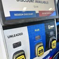 Get Go - Cranberry Crossroads - Using Advantage Pay My Perks + card and redeeming $2 off.
