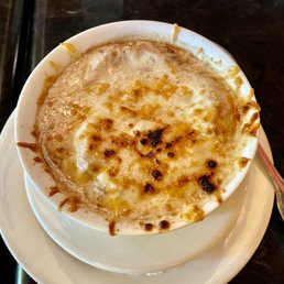 Soupe à l'oignon Gratinée aux quatre fromages- French onion soup Soupe à l'oignon Gratinée aux quatre fromages- French onion soup