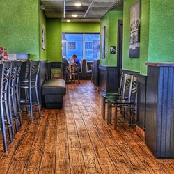 Lincoln Square Pancake House - Bloomington - Hallway to the other side of the restaurant