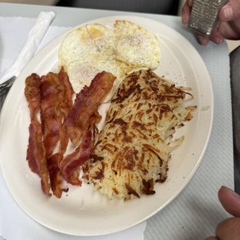 Peak Burger - Giant breakfast - Fast Food Near Me - La Mirada, California