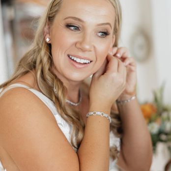 Top Knot - Hair Salons Near Me - Lake Arrowhead, California Top Knot - Hair Salons Near Me - Lake Arrowhead, California