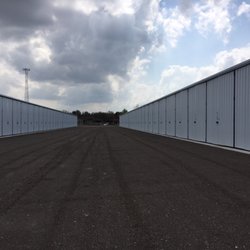 Toy Shedz Boat & RV Storage - Extra-wide turn lanes