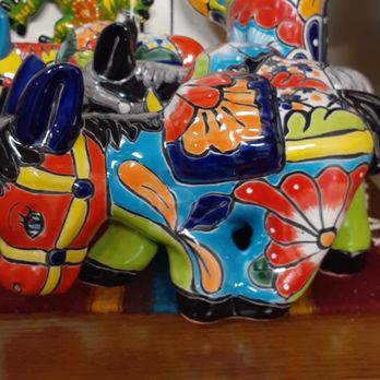 Krystals Corner - Antiques Near Me - Moriarty, New Mexico