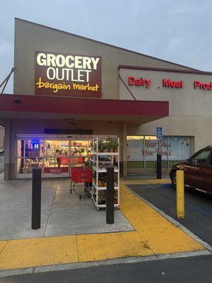 Grocery Outlet by null