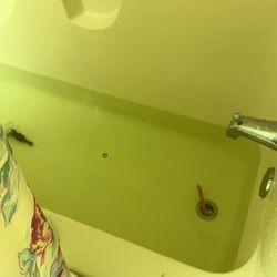 Swiss Villa Inn - The shower knob