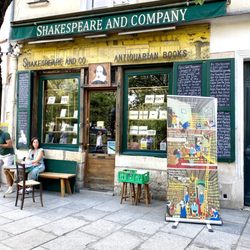 Shakespeare and Company - Outside