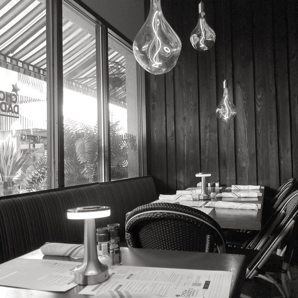 Chow Daddy's - Interior Seating - New American Near Me - Hilton Head Island, South Carolina Chow Daddy's - Interior Seating - New American Near Me - Hilton Head Island, South Carolina