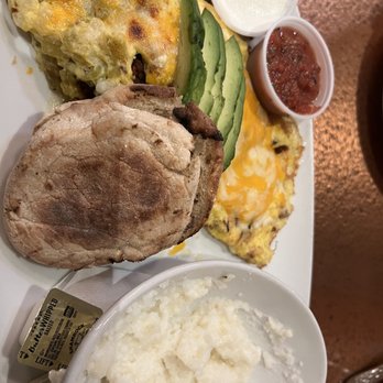 Another Broken Egg Cafe - Hey Lucy omelette - option of grits - Breakfast & Brunch Near Me - Burbank, California