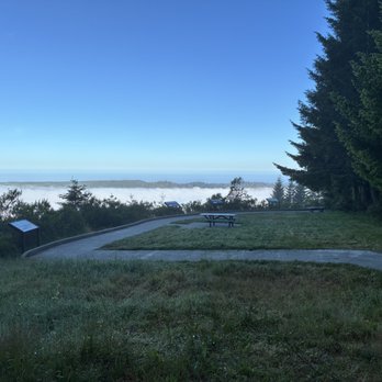 Redwood Creek Overlook - grassy area - Parks Near Me - Orick, California Redwood Creek Overlook - grassy area - Parks Near Me - Orick, California
