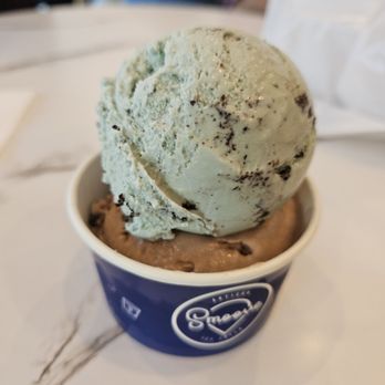 Smoove Ice Cream - Cookie Monster (top) & Blackout Chocolate (bottom) - Ice Cream & Frozen Yogurt Near Me - Milpitas, California Smoove Ice Cream - Cookie Monster (top) & Blackout Chocolate (bottom) - Ice Cream & Frozen Yogurt Near Me - Milpitas, California