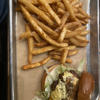 Armor Brewing - The All American Burger - Breweries Near Me - Allen, Texas