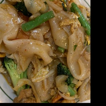 Honey's Thai Pavilion - Vegetable Pad Kee Mao - Thai Near Me - Bronx, New York