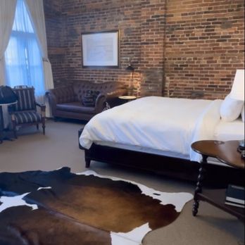 Holbrooke Hotel - Bedroom - Hotels Near Me - Grass Valley, California Holbrooke Hotel - Bedroom - Hotels Near Me - Grass Valley, California