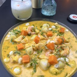 Ceviche Costazul and a Pisco Sour (already half gone!) Ceviche Costazul and a Pisco Sour (already half gone!)