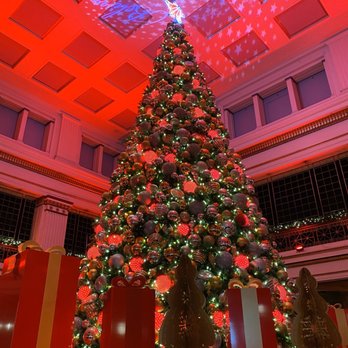 The Marshall Field's Walnut Room - American Near Me - Chicago, Illinois