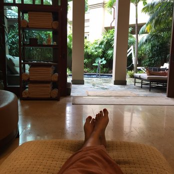 The Ritz - Lounging in the co-ed relaxation area - Day Spas Near Me - Kapalua, Hawaii