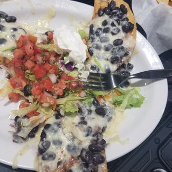 Los Pinos Jalisco - Nachos delicious - Mexican Near Me - Austin, Texas
