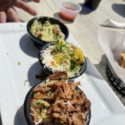 El Mariachi Mexican Restaurant - Carnitas, pineapple and house guac. Flavors were fantastic.....I could've combined them all together!