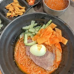 Cold Spicy Noodle 비빔냉면