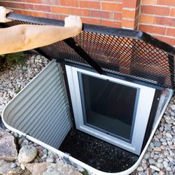 Brighter Basements - Window well with optional steel grate well cover