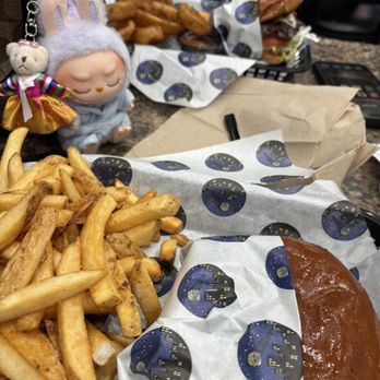 5th Street Burger & Fries - Burgers Near Me - Tempe, Arizona