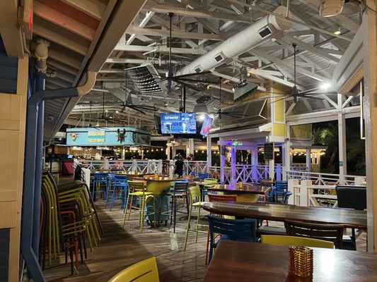 Bahama Breeze by null