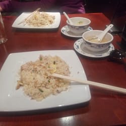 'Menu H' kippesoep en nasi-goreng