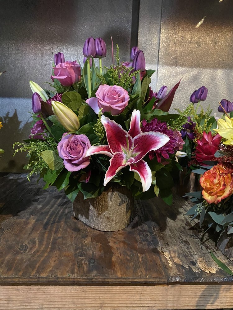 ANDREWS FLOWERS Updated October 2024 11 Photos 825 S San Pedro St, Los Angeles, California