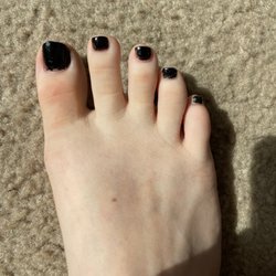 Hallo Nails & Spa - Messed up pedicure