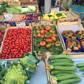 Mercato Campo de' Fiori - Farmers Market Near Me - Rome, RM Mercato Campo de' Fiori - Farmers Market Near Me - Rome, RM